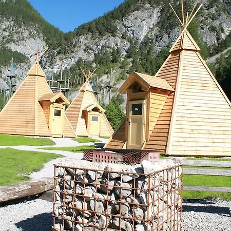 Luxury tent Tipi Dorf Groebming *